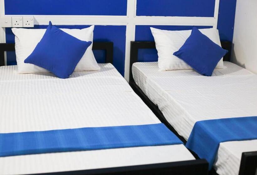 פנסיון Airport Residence Inn