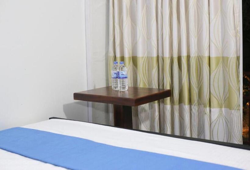 פנסיון Airport Residence Inn