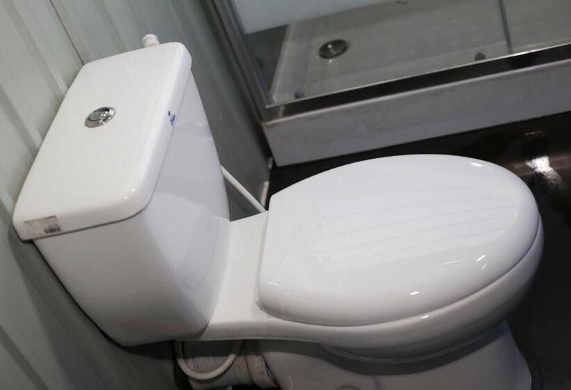 פנסיון Airport Residence Inn