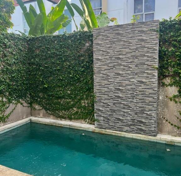 פנסיון Alergia Villa