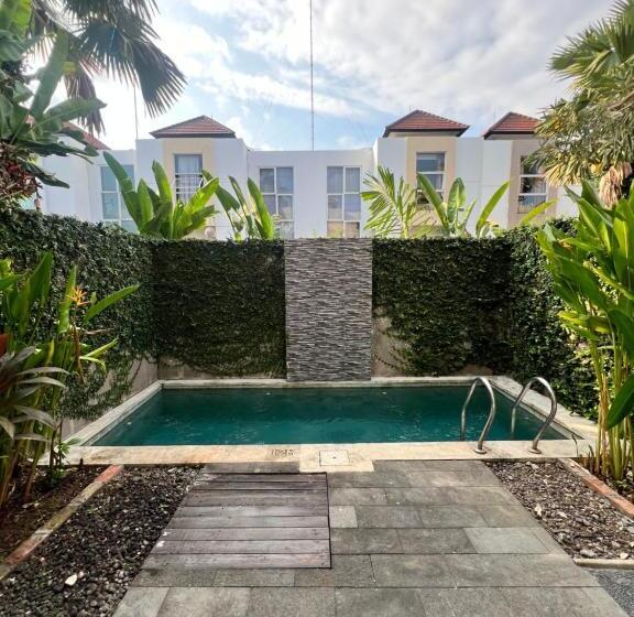 פנסיון Alergia Villa