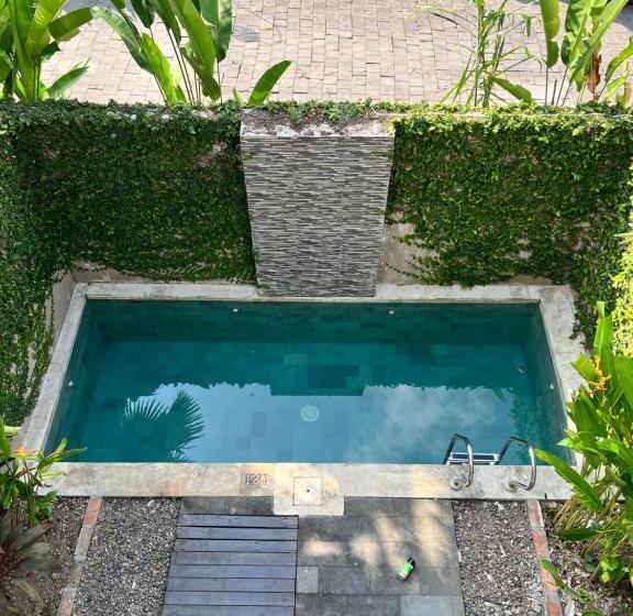 פנסיון Alergia Villa