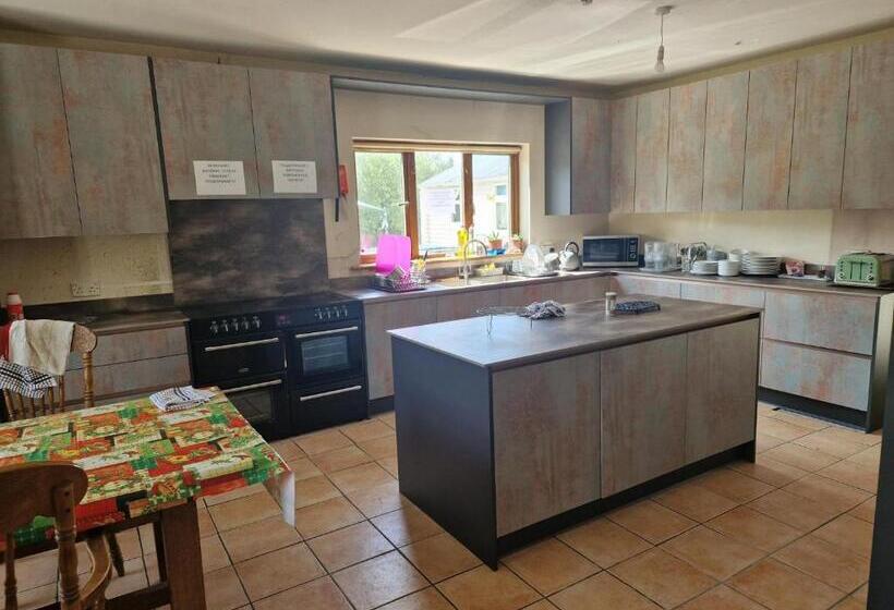 פנסיון Andante Guesthouse Kencare Limited