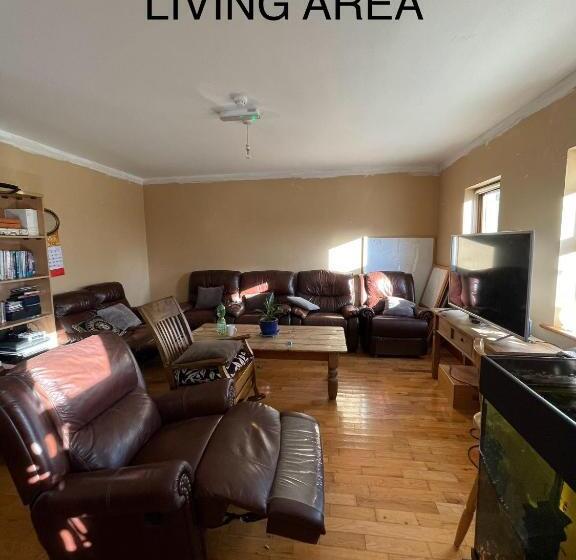 פנסיון Andante Guesthouse Kencare Limited