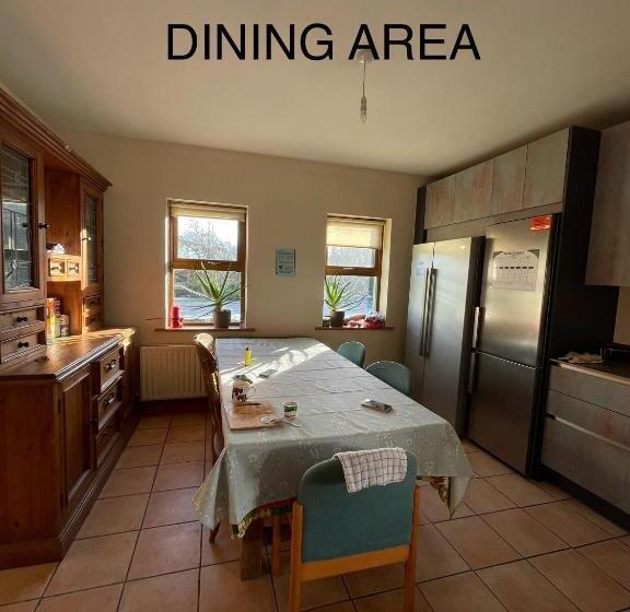 פנסיון Andante Guesthouse Kencare Limited