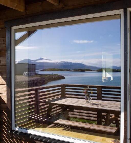 بنسيون Ecolodge Båthuset 69nord