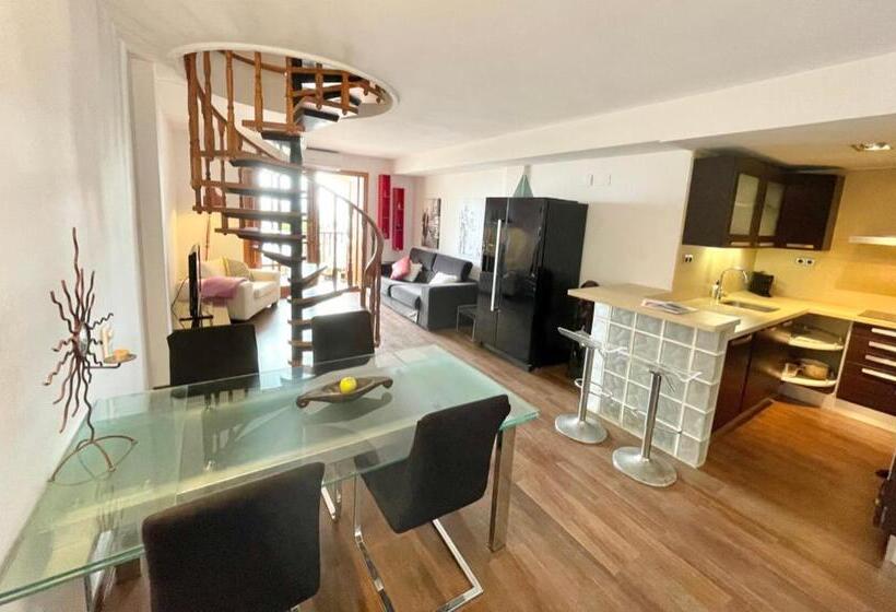 Pensió Ensuite Double Room With Balcony In Shared Apartment In Center Of Santa Eularia With Sea View And Cl