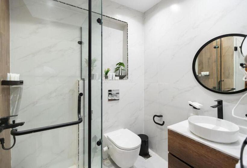 پانسیون Gaia Pyramids