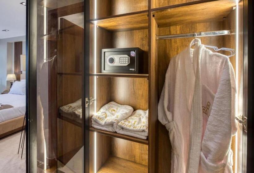 پانسیون Gaia Pyramids