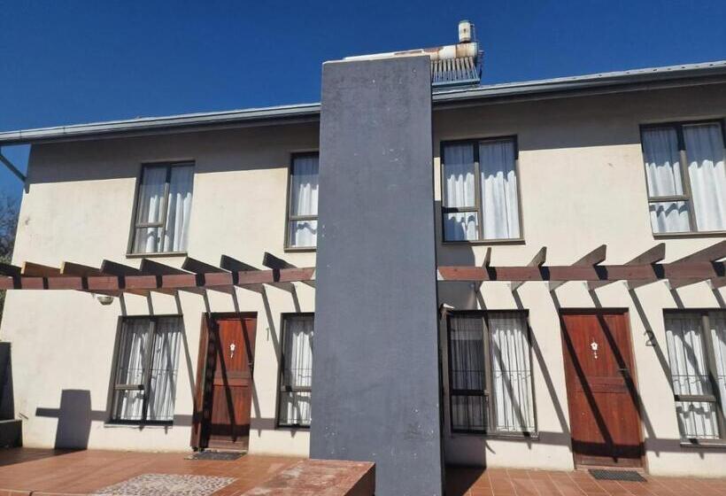 פנסיון Imvunge Villa & Venue