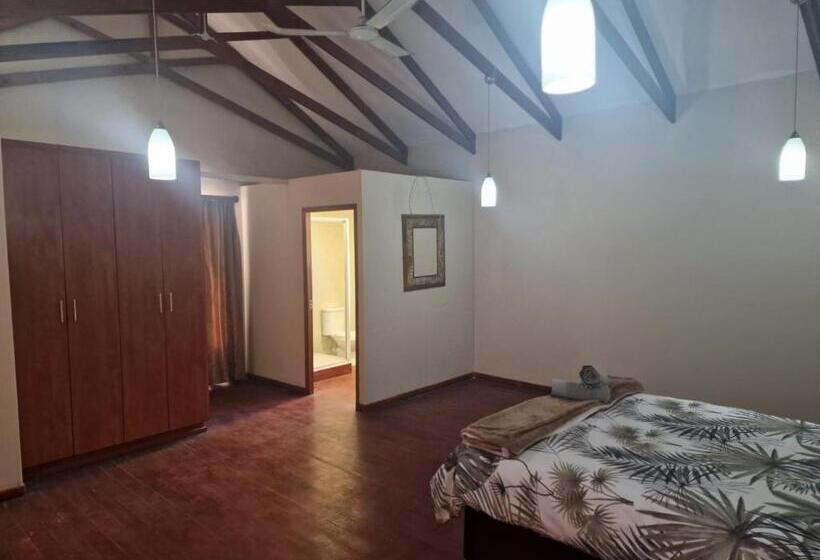 פנסיון Imvunge Villa & Venue