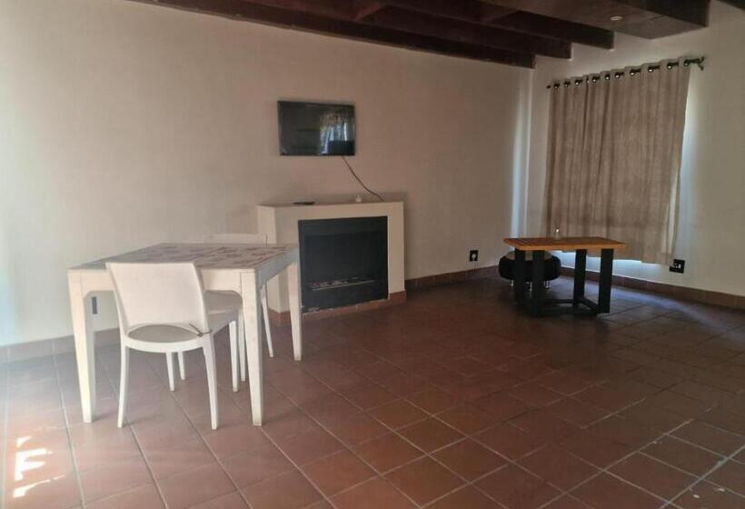 פנסיון Imvunge Villa & Venue