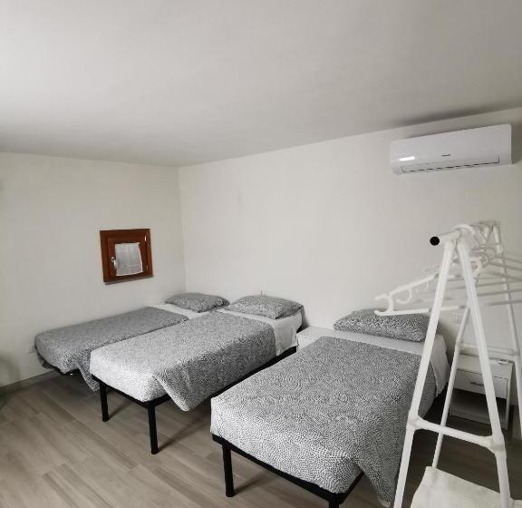 פנסיון La Piazzetta   Affittacamere