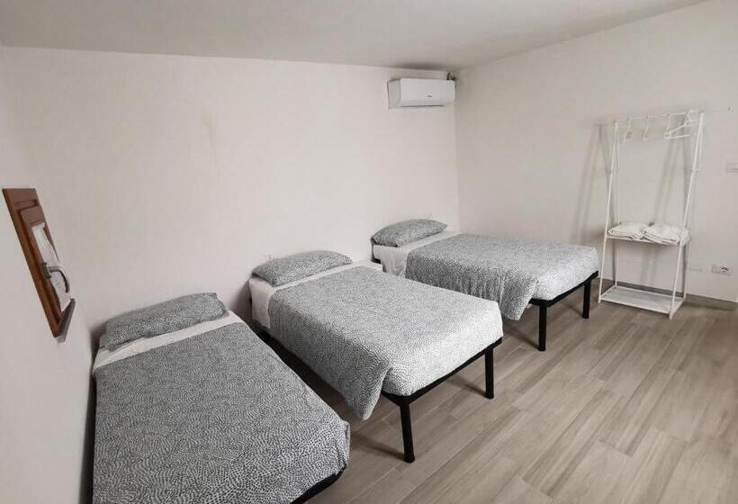 פנסיון La Piazzetta   Affittacamere