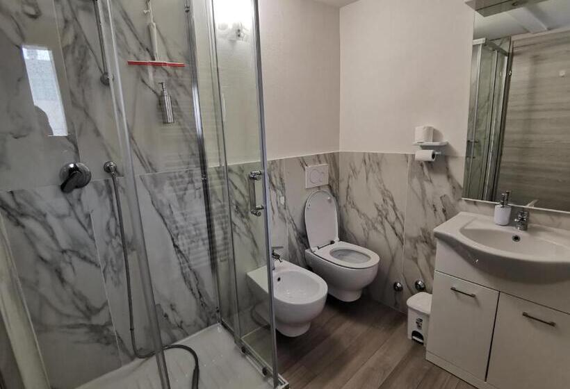 פנסיון La Piazzetta   Affittacamere