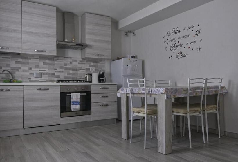 פנסיון La Piazzetta   Affittacamere