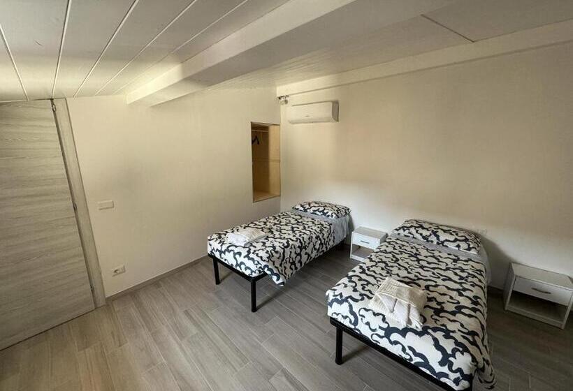 פנסיון La Piazzetta   Affittacamere