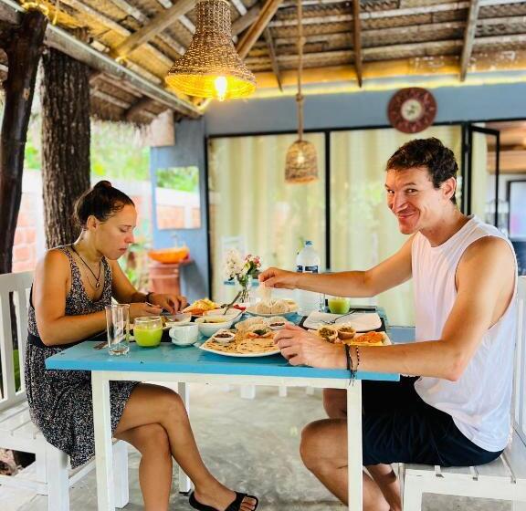 Пансион Maritime Nest Cabanas