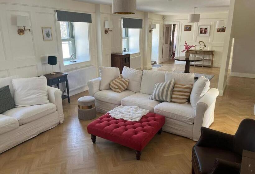 Пансион Old Mc Carthys Bar