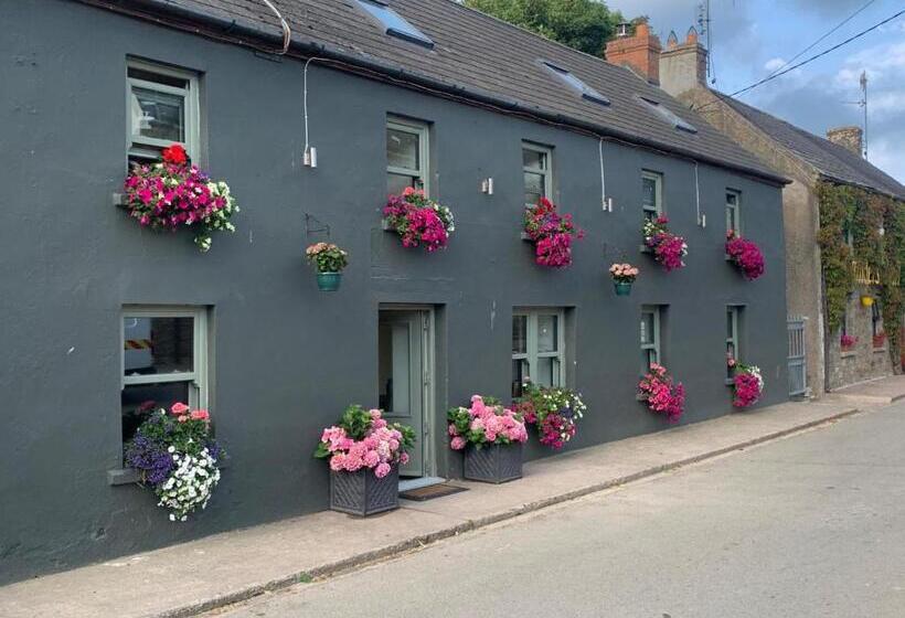 Пансион Old Mc Carthys Bar