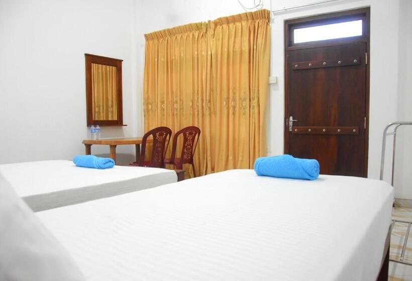 ペンション Queens Hotel Anuradhapura