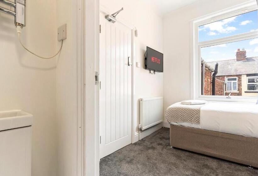 פנסיון Suite #4 Central Location Private Ensuite, Smart Tv, Fast Wifi And Free Parking By Yoko Proper