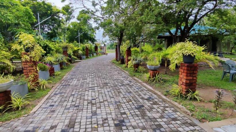 Пансион Suwa Arana Family Resort