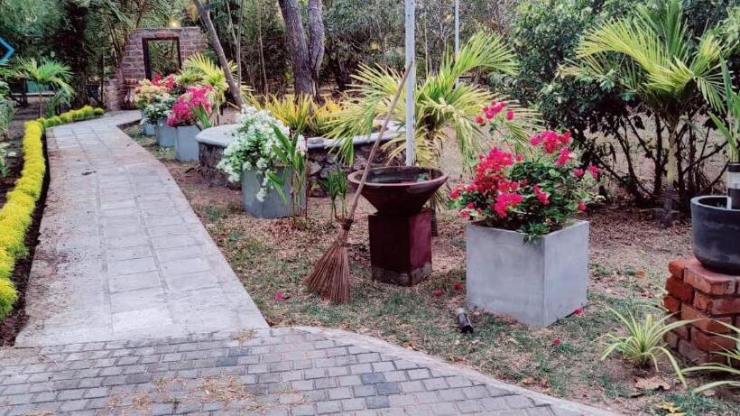 Пансион Suwa Arana Family Resort