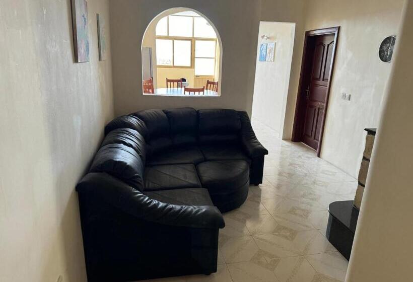 پانسیون Tigrija Apartment By The Nest