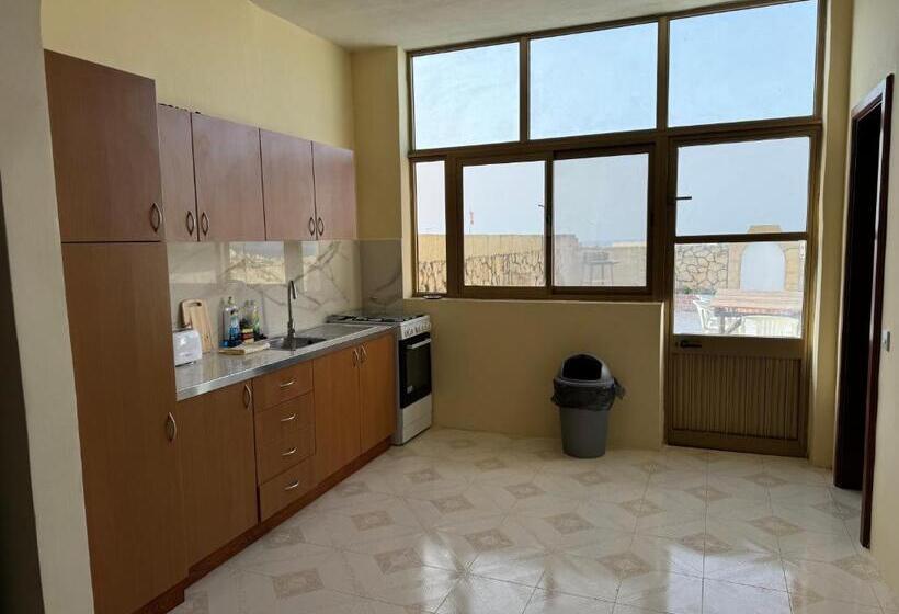 پانسیون Tigrija Apartment By The Nest