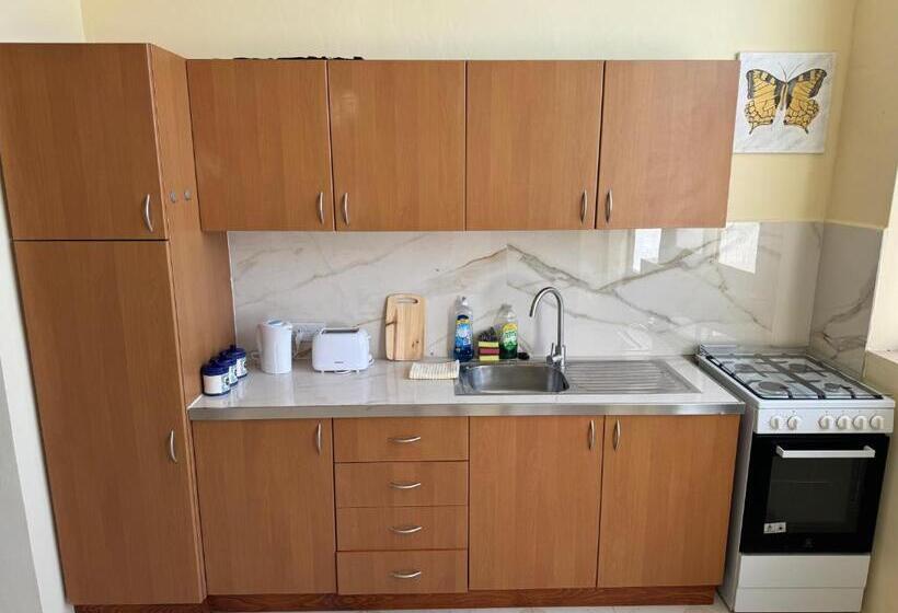 پانسیون Tigrija Apartment By The Nest