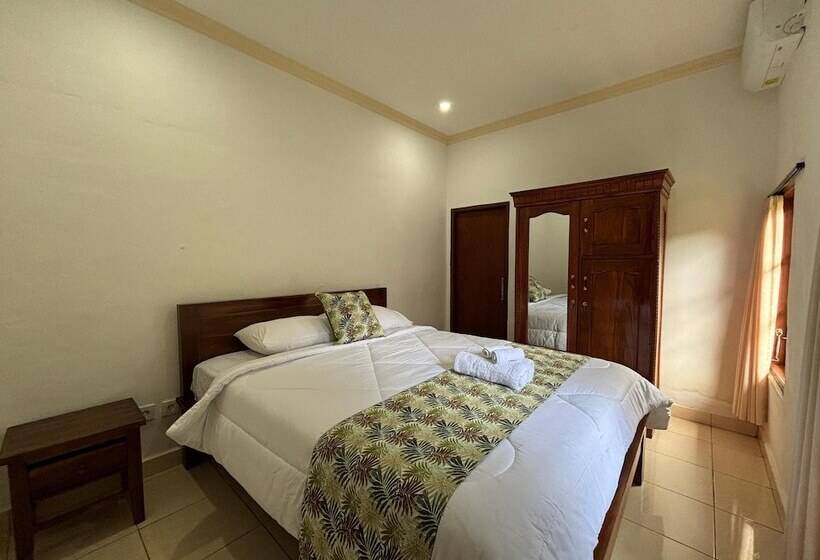 פנסיון Wisuda Guest House