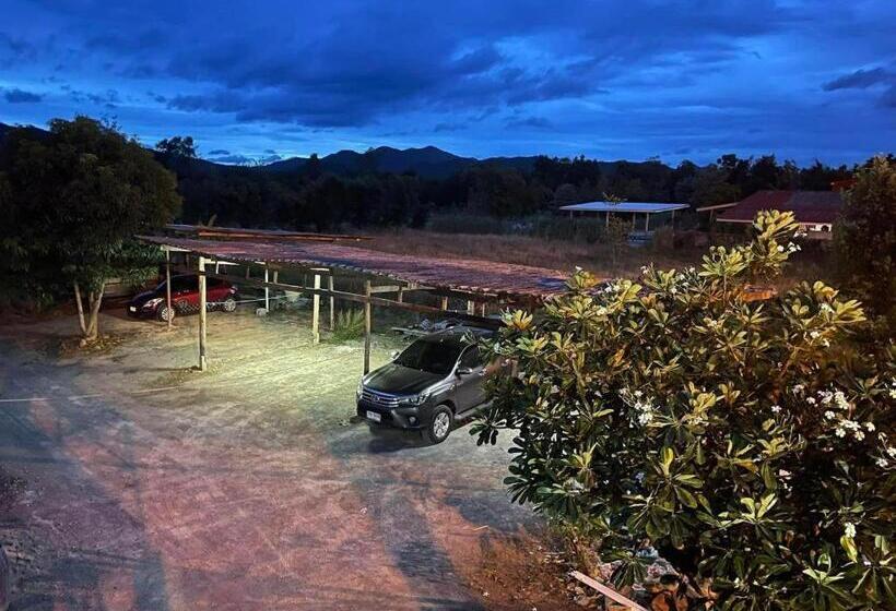 منتجع Baan Gon Chompu