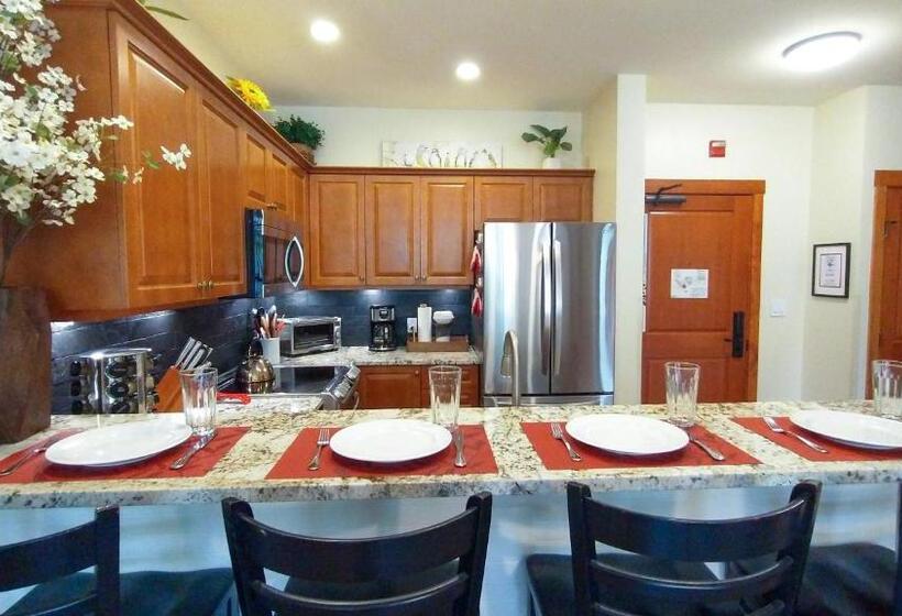 리조트 Deluxe Solitude Mountain Ski In Out 2bd 2ba Condo