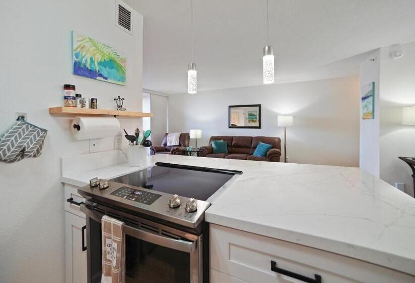 استراحتگاه Royal Kahana   106