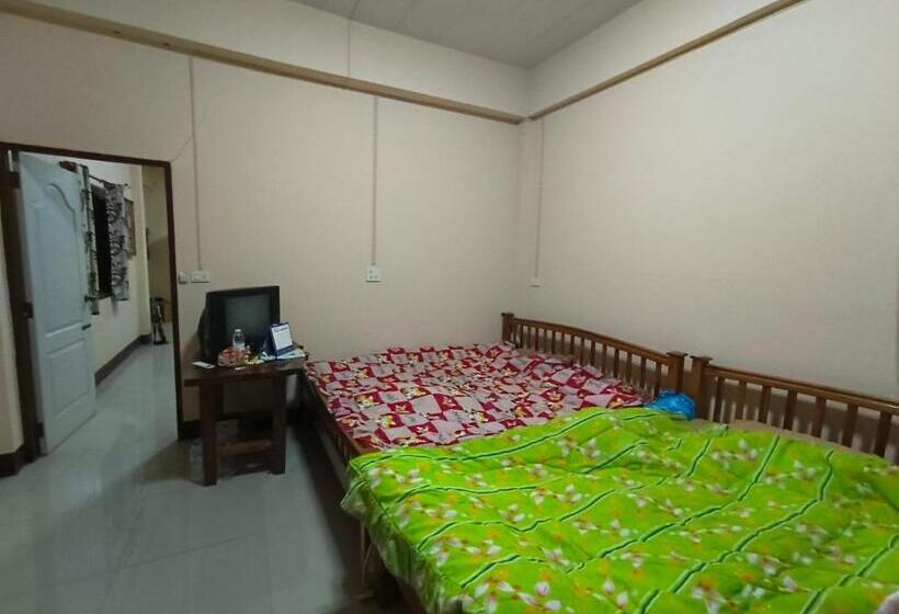 Somkiet Sompong Hostel