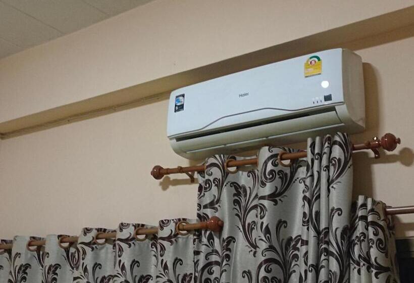 Somkiet Sompong Hostel