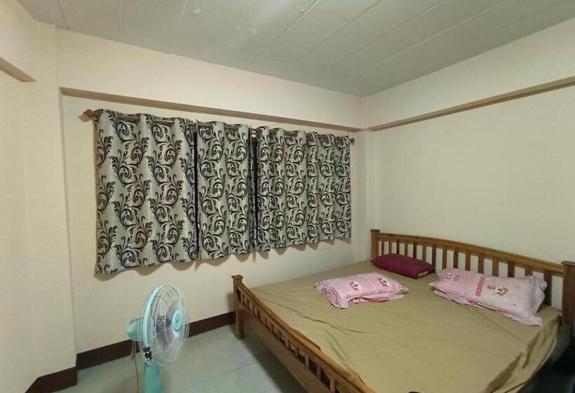 Somkiet Sompong Hostel