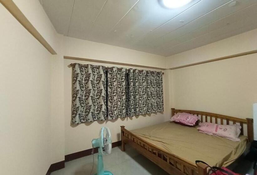 Somkiet Sompong Hostel