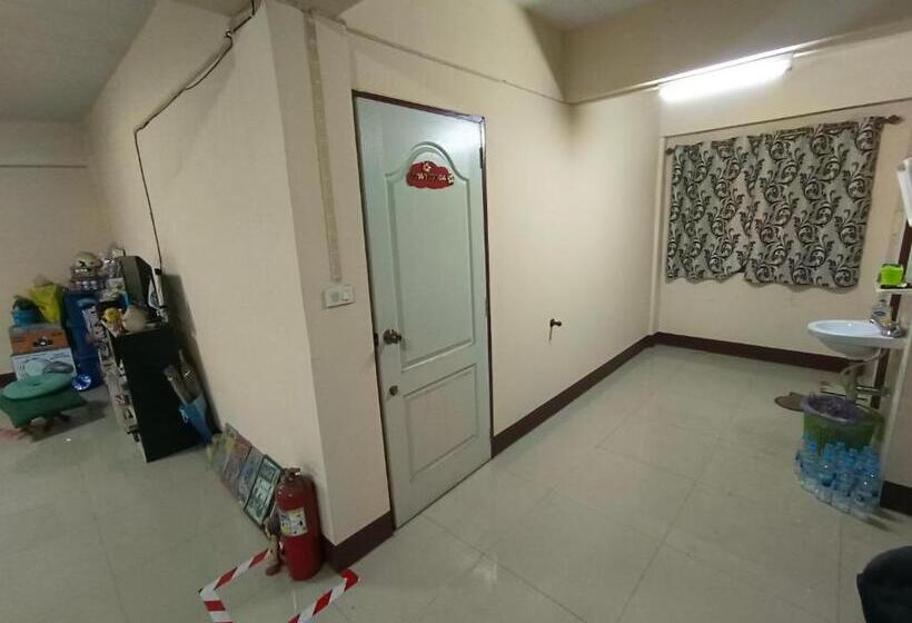 Somkiet Sompong Hostel