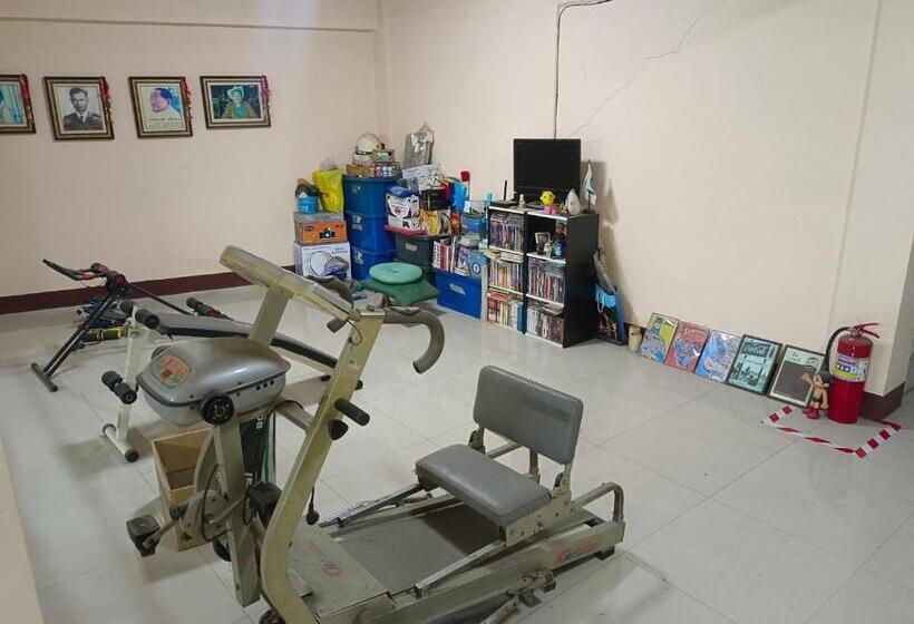 Somkiet Sompong Hostel