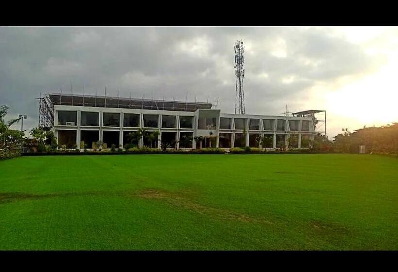 The Democracy Hotel & Resorts