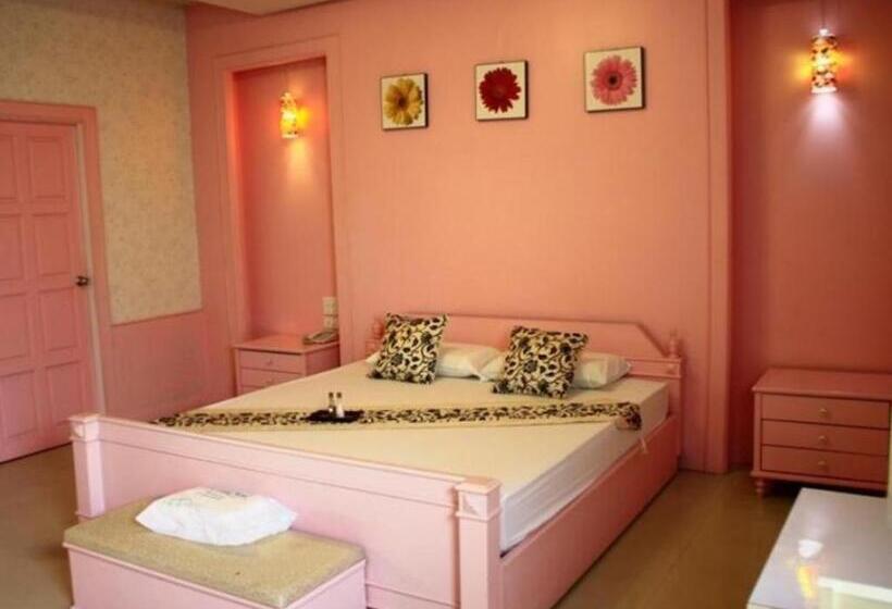 The Great Hotel & Resort