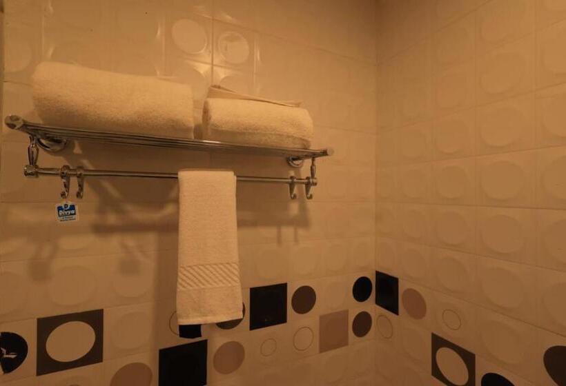 The Hotel Saaj Premium