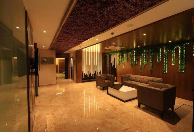 The Hotel Saaj Premium