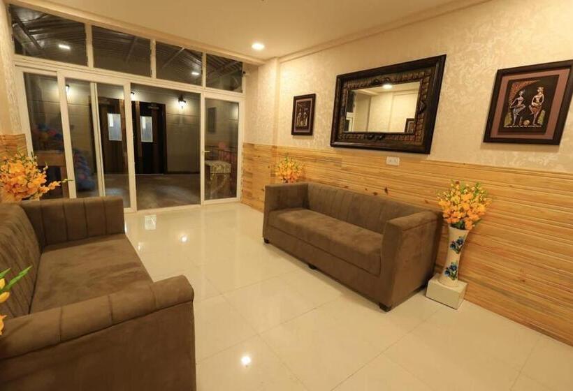 The Hotel Saaj Premium