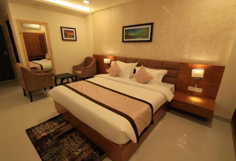 The Hotel Saaj Premium