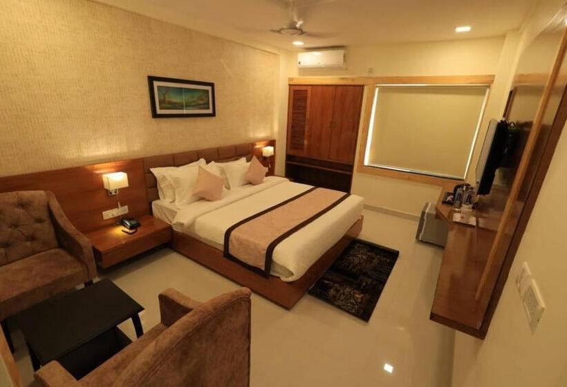 The Hotel Saaj Premium