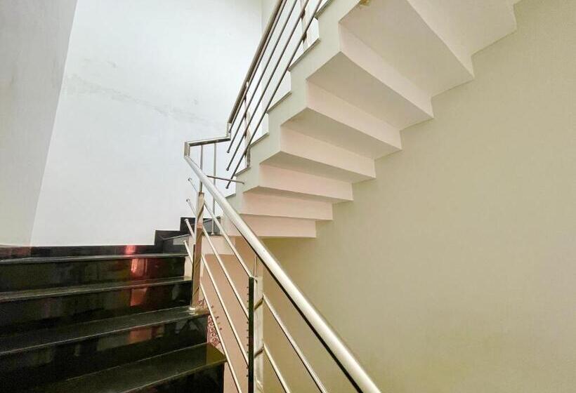 فندق Tirupati Inn ! Ujjain ! होटल तिरूपति इन తిరుపతి ఇన్ హోటల్ திருப்பதி இன் ஹோட்டல்fully Air Conditioned