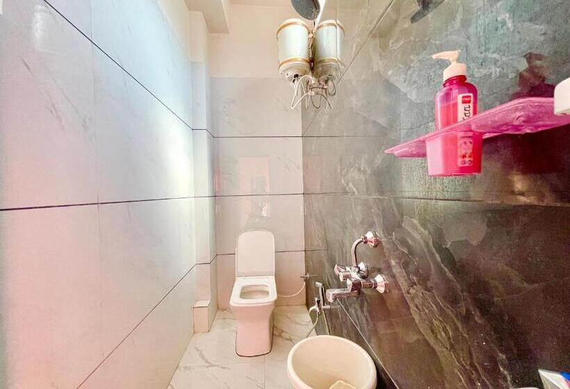 فندق Tirupati Inn ! Ujjain ! होटल तिरूपति इन తిరుపతి ఇన్ హోటల్ திருப்பதி இன் ஹோட்டல்fully Air Conditioned